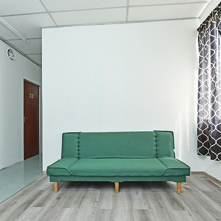 Spot On 90500 Sri Rampai Metro Hostel Kuala Lumpur Exterior photo